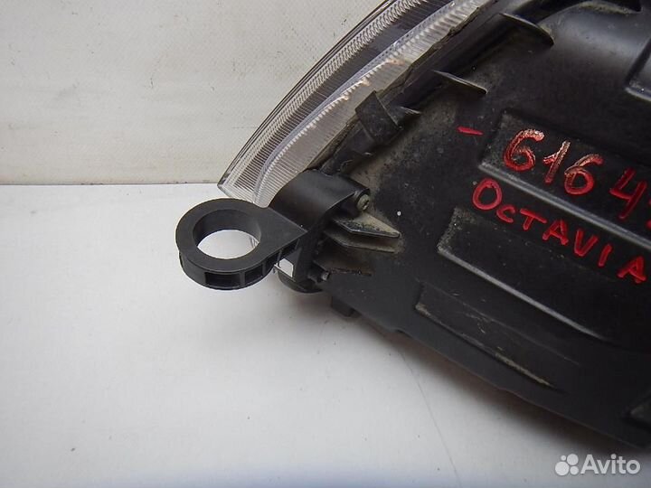 Фара правая Skoda Octavia