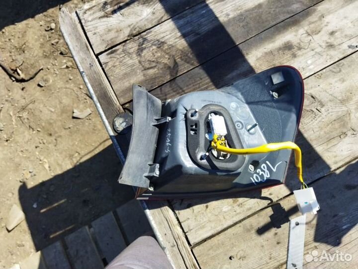 Стоп-сигнал задний левый Lexus Gs430 UZS190 3uzfe