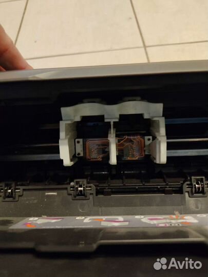 Принтер HP Deskjet 1000 Printer J110a