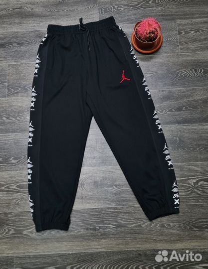 Спортивные штаны