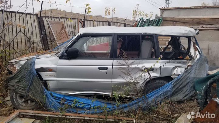 Mitsubishi Pajero 3.0 МТ, 1999, битый, 200 000 км
