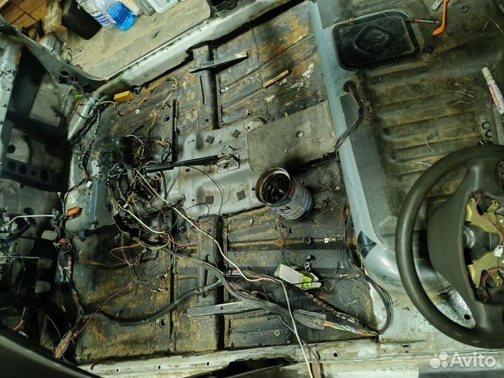 Задняя правая четверть крыло LADA Priora