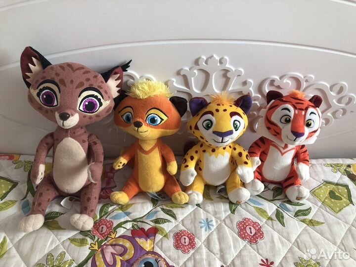 Лео и Тиг, Мила, Яра