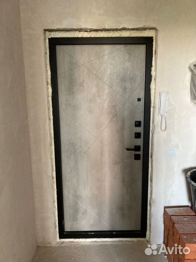 Входная дверь