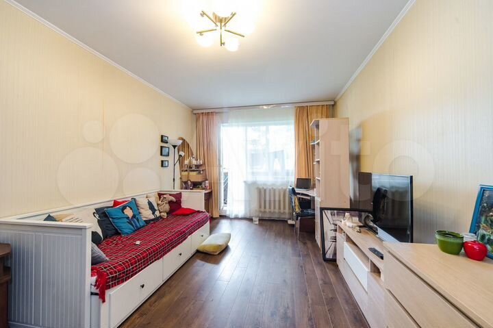 2-к. квартира, 53 м², 1/9 эт.