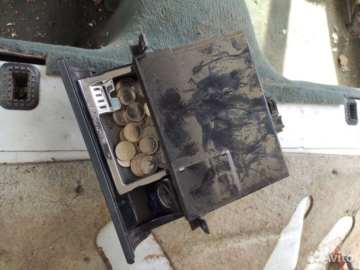 Audi A6C5 пепельница передняя