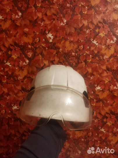 Каска с визором