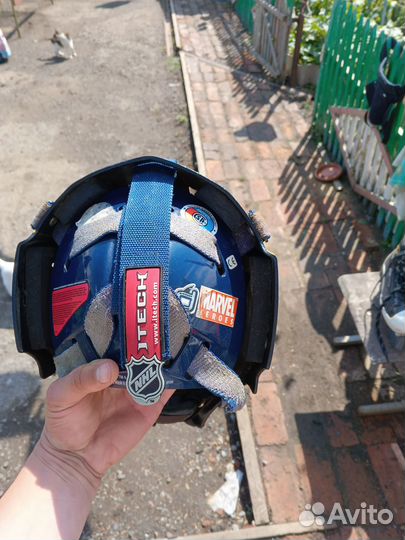 Шлем хоккейного вратаря