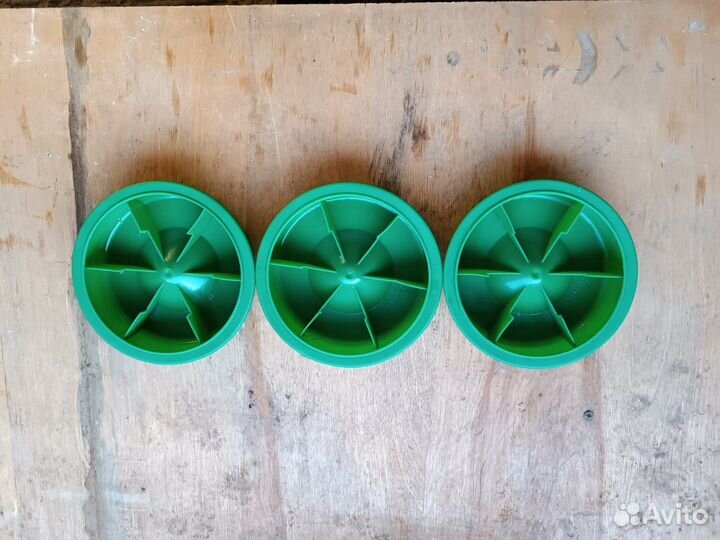 Кормушки для птиц, для перепелов и цыплят