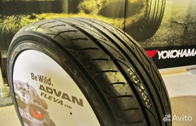Yokohama Advan Fleva V701 215/40 R18 89W