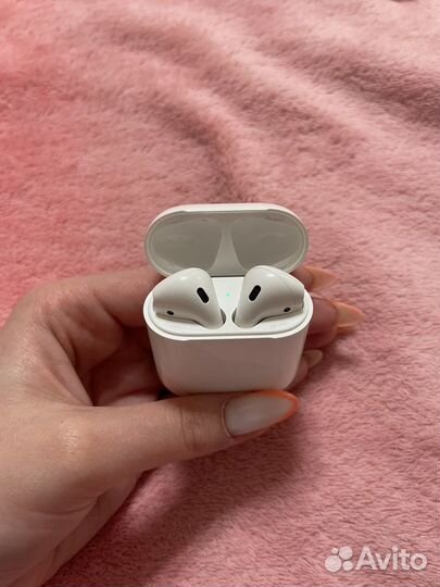 Беспроводные наушники Airpods