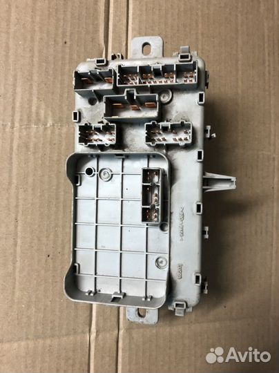 Блок предохранителей салонный Rover 400