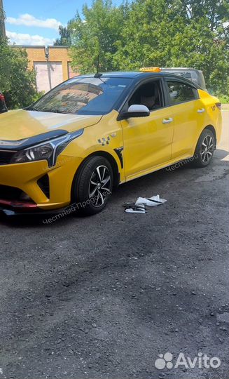 Жабры накладка на крыло Kia Rio 4