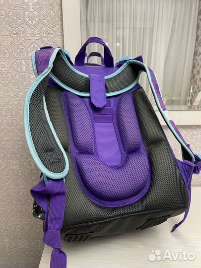 Продаю ранец (рюкзак) школьный