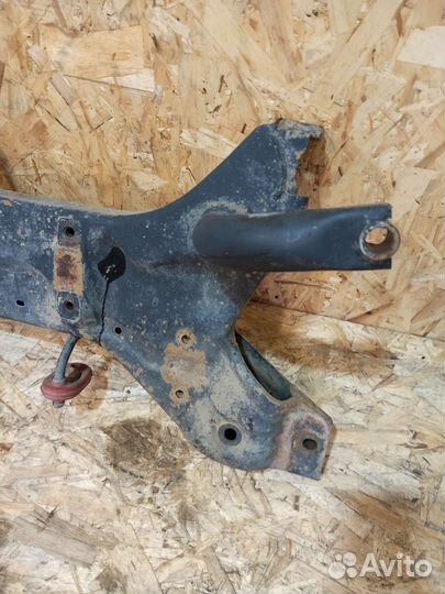 Подрамник Mitsubishi Colt Z30