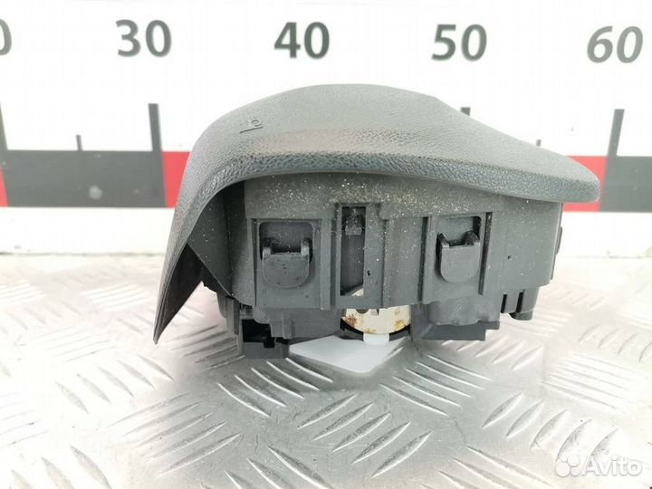 Подушка безопасности водителя Renault Scenic 3