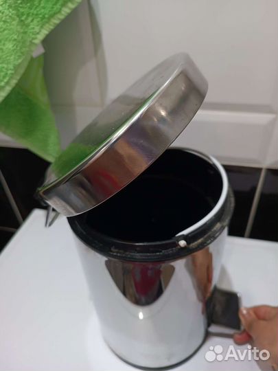 Мусорное ведро с педалью