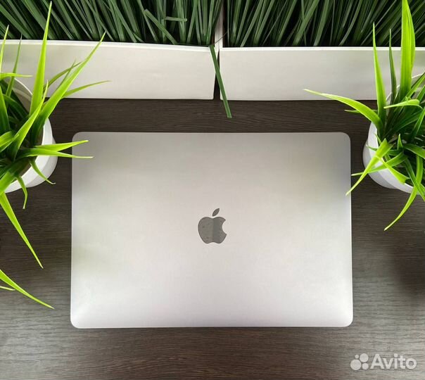 Apple MacBook Pro 13 2017 i5/8/256Gb