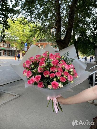 Букет из кустовых роз. Букеты с доставкой