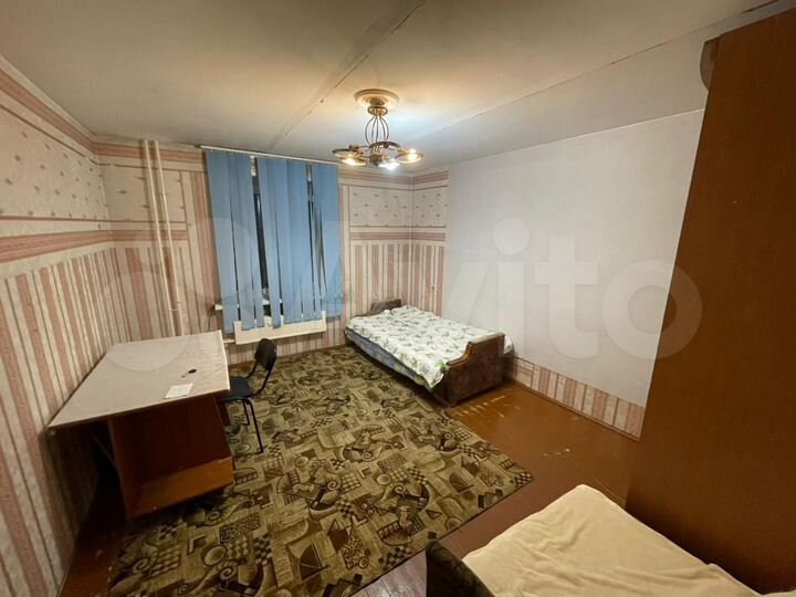 Комната 17 м² в 4-к., 1/5 эт.