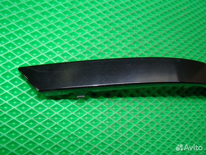 Накладка под фонарь левая BMW 7 E65 бмв 7 Е65 Е66