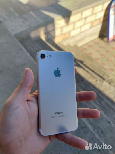 iPhone 7, 32 ГБ