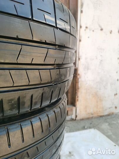 Pirelli P Zero PZ4 235/35 R19 91Y