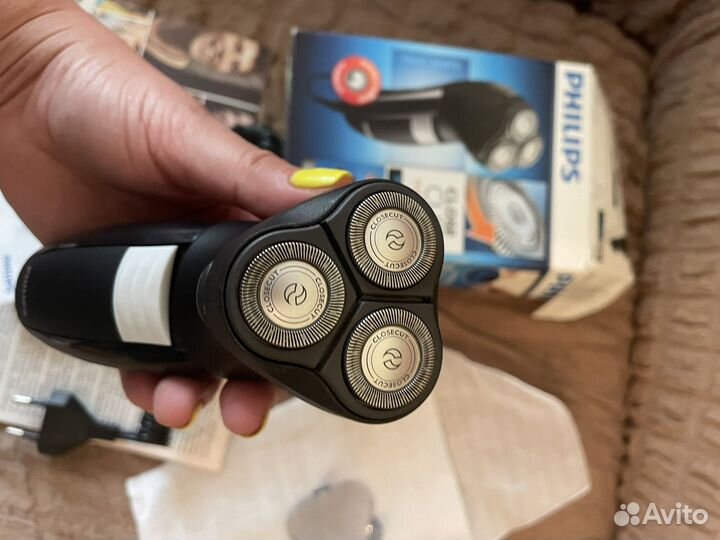 Бритва электрическая philips новая