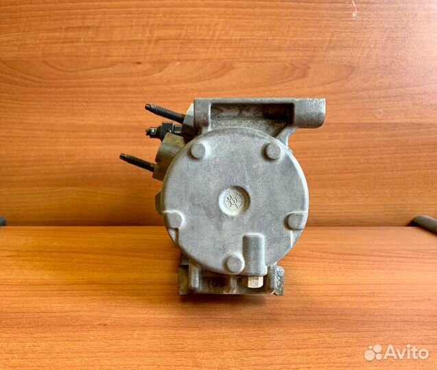 Компрессор кондиционера Hyundai Grand Starex d4cb