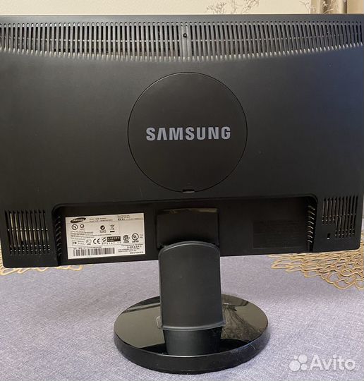 Монитор Samsung