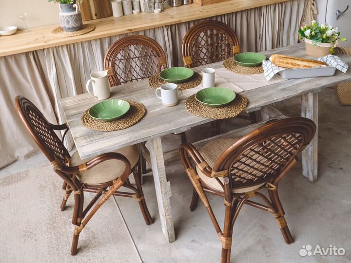 Стулья из ротанга