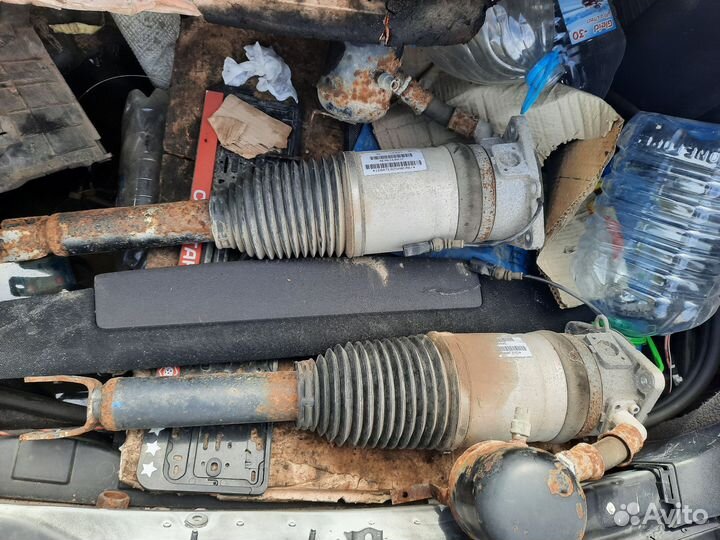 Пневмобаллон Audi A8 D3 задний