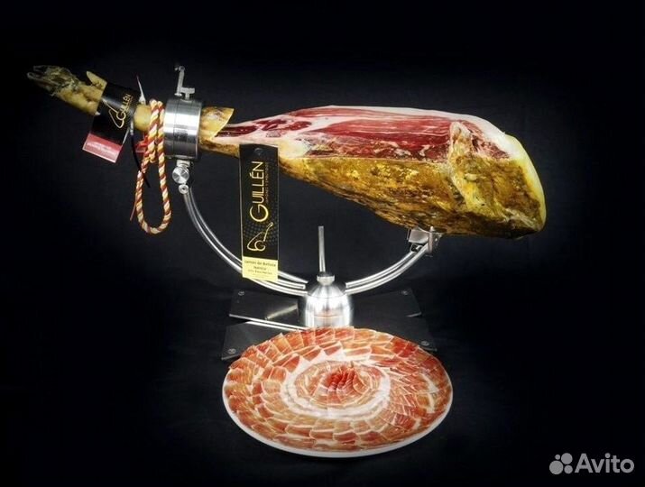 Хамон Иберико бейота Guillen на кости