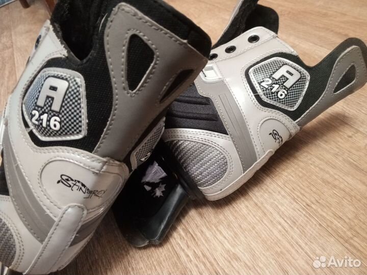 Коньки хоккейные