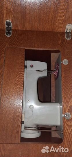 Швейная машинка Подольск 142