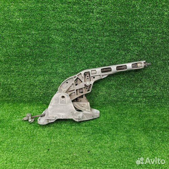 Рычаг ручного тормоза (ручника) Volkswagen Golf 5