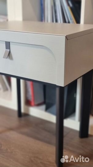 Тумба прикроватная новая, шпон дуба, эмаль