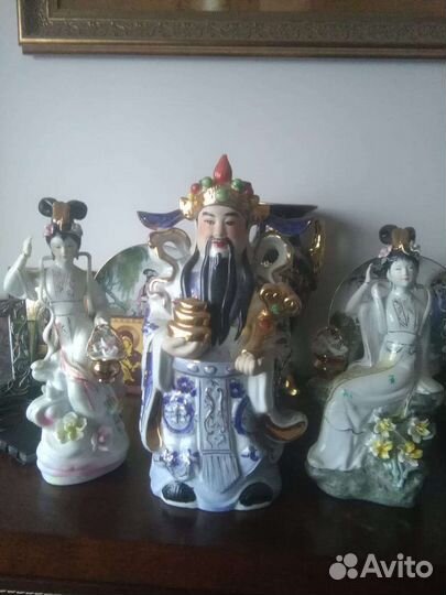 Фарфоровые статуэтки, вазы, тарелки Китай