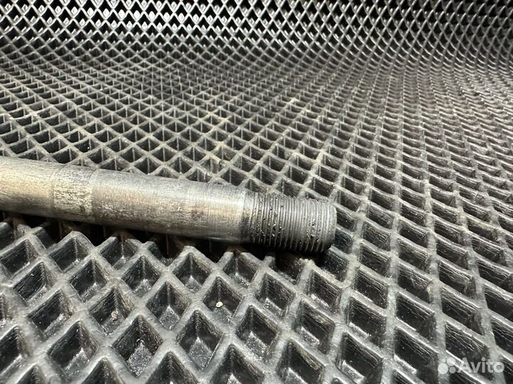 Ось переднего колеса Suzuki Djebel 250 SJ45A