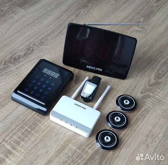 Кнопка вызова официанта, часы, табло, пуль, репите