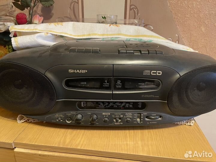 Кассетный магнитофон sharp