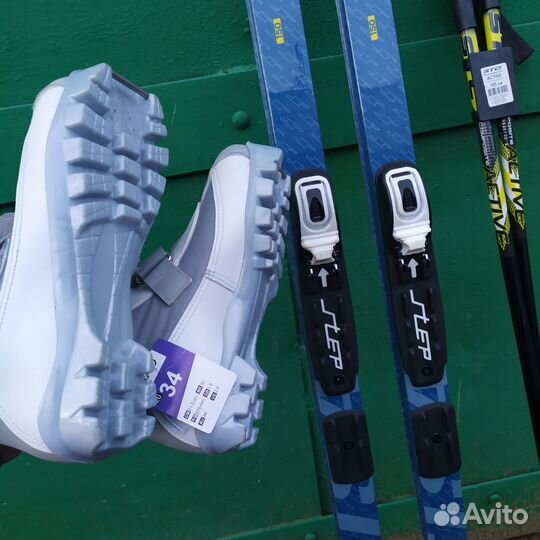 Беговые лыжи,палки и ботинки