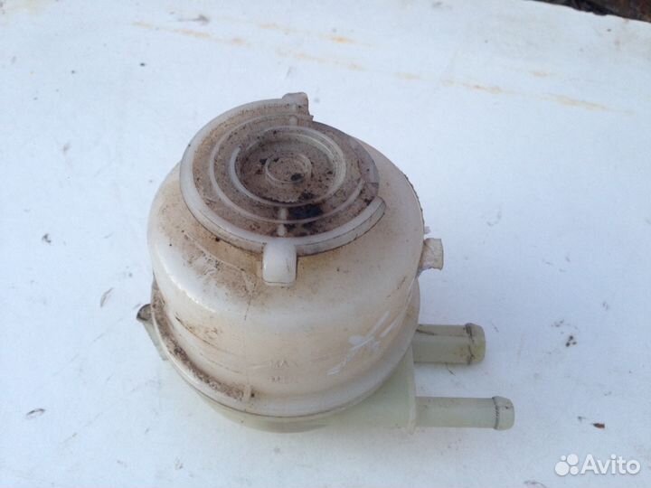 Бачок гур Geely Emgrand X7