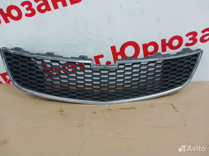 Решотка радиатора Chevrolet Cruze