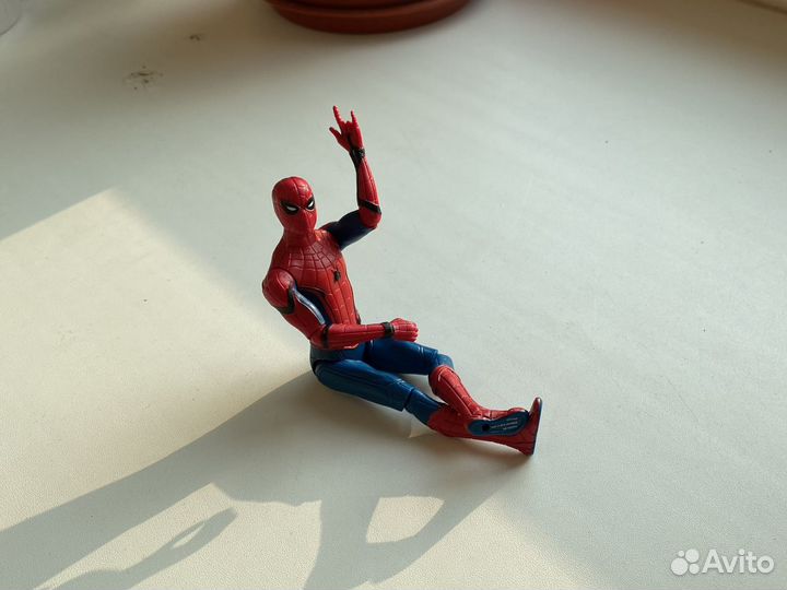 Человек паук фигурка