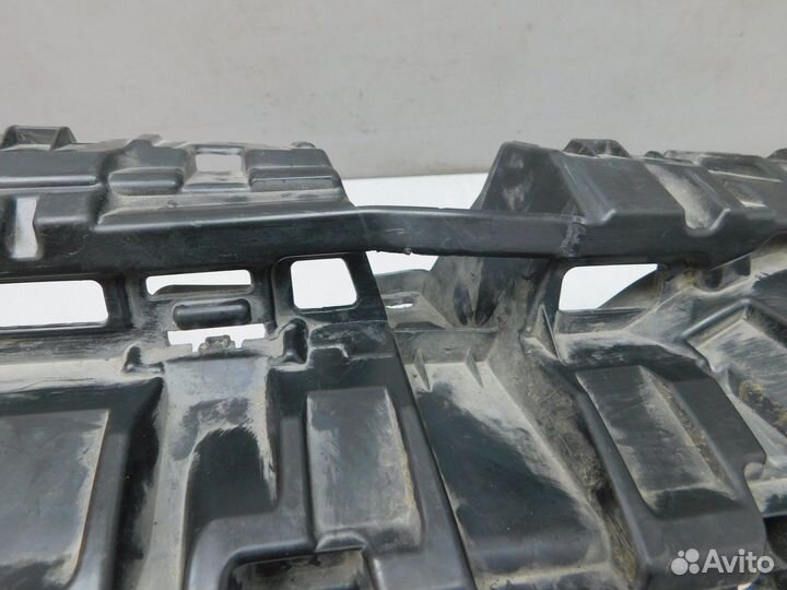 Кронштейн решетки радиатора Toyota RAV 4 (86090)