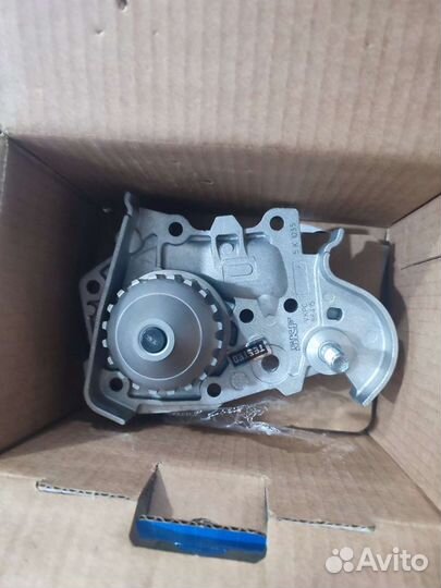 Водяной насос (помпа) Renault Logan/sandero