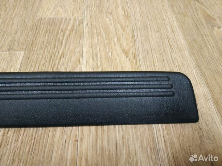 Накладка порога передняя левая Nissan Primera P11