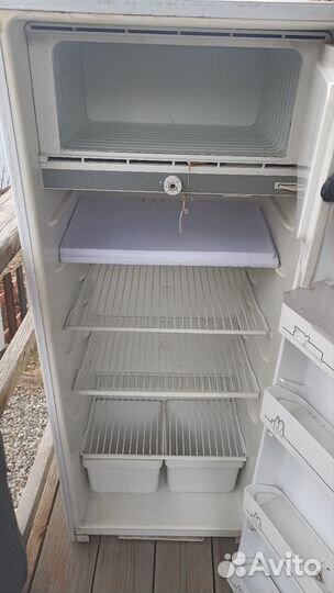 Холодильник Бирюса