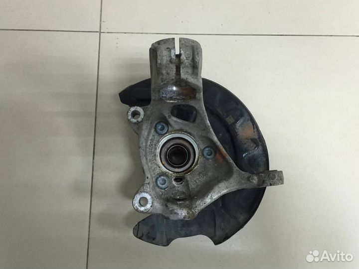 Кулак поворотный передний правый Skoda Octavia A7